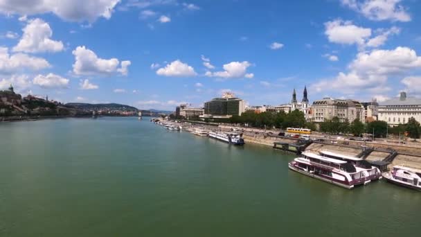 Budapest Hungría Julio 2023 Vista Panorámica Ribera Del Danubio Budapest — Vídeo de stock