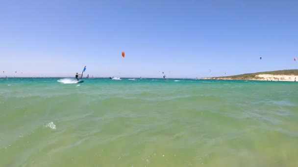 Tarifa Spain June 2023 Kitesurfing Valdevaqueros Beach Gibraltar Stredet Tarifa – stockvideo