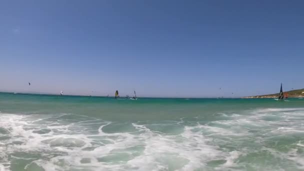 Tarifa Espanha Junho 2023 Kitesurf Praia Valdevaqueros Estreito Gibraltar Tarifa — Vídeo de Stock