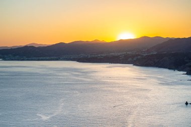 Cerro Gordo 'dan Akdeniz üzerinde gün batımı. La Herradura, Andulasia, Güney İspanya