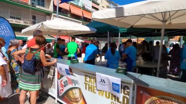Torremolinos Ισπανια Σεπτεμβριου 2023 Δωρεάν Δοκιμαστικό Δείπνο Racion Callos Dish — Αρχείο Βίντεο