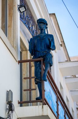 LAGOS, PORTUGAL - FERBUARY 28, 2023: Lagos, Portekiz şehir merkezinde yürüyüş 28 Şubat 2023