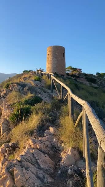 Paisaje Costero Mediterráneo Histórica Torre Vigia Cerro Gordo Una Torre — Vídeos de Stock