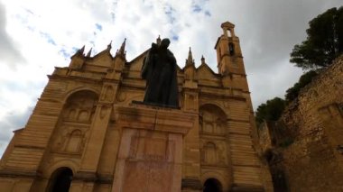 ANTEQUERA, İspanya - 17 Eylül 2023: Antequera, İspanya 'da Santa Maria Belediye Başkanı Kraliyet Koleji Kilisesi