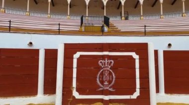 ANTEQUERA, İspanya - 17 Eylül 2023: Antequera, İspanya 'daki Bullring veya Plaza de toros binası 17 Eylül 2023