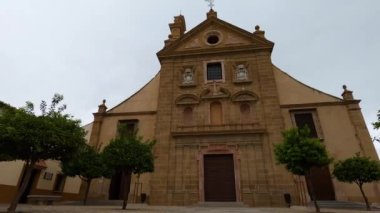 ANTEQUERA, İspanya - 17 Eylül 2023: Antequera, İspanya 'nın tarihi merkezinde yürüyüş 17 Eylül 2023
