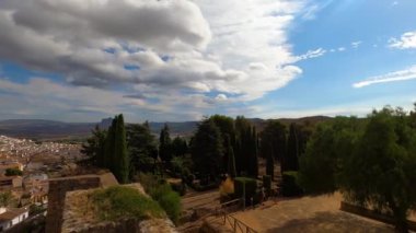 ANTEQUERA, İspanya - 17 Eylül 2023: Antequera, İspanya 'daki Alcazaba kalesi 17 Eylül 2023