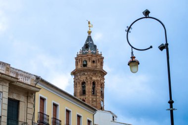ANTEQUERA, İspanya - 17 Eylül 2023: Antequera, İspanya 'nın tarihi merkezinde yürüyüş 17 Eylül 2023