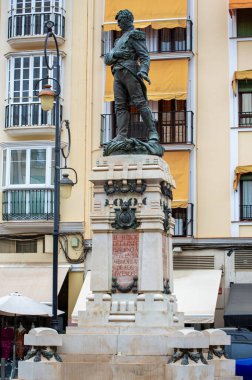 ANTEQUERA, İspanya - 17 Eylül 2023: Antequera, İspanya 'nın tarihi merkezinde yürüyüş 17 Eylül 2023