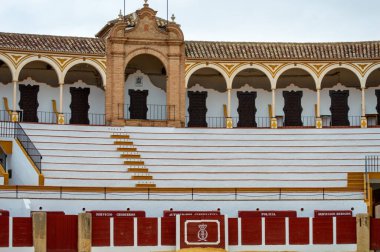 ANTEQUERA, İspanya - 17 Eylül 2023: Antequera, İspanya 'daki Bullring veya Plaza de toros binası 17 Eylül 2023