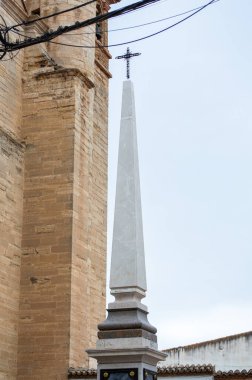 ANTEQUERA, İspanya - 17 Eylül 2023: Antequera, İspanya 'nın tarihi merkezinde yürüyüş 17 Eylül 2023