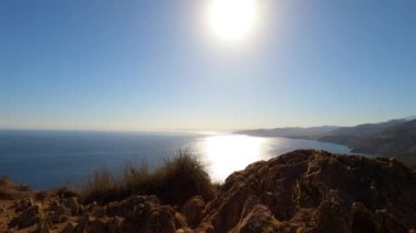 Cerro Gordo 'dan Akdeniz üzerinde gün batımı. La Herradura, Andulasia, Güney İspanya