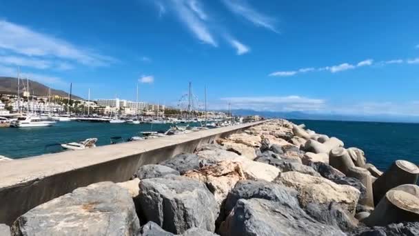 Benalmadena Espanha Setembro 2023 Yachts Marina Manhã Verão Benalmadena Málaga — Vídeo de Stock
