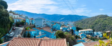 JUZCAR, İspanya - 6 Ekim 2023: Juzcar, İspanya 'daki Mavi Şirinler Köyü 6 Ekim 2023