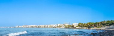 ESTEPONA, İspanya - 29 Temmuz 2023: Estepona, İspanya 'da deniz gezisi