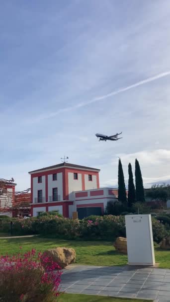 Malaga Spain November 2023 Airplane Landing Plaza Mayor Shopping Center — Stock Video