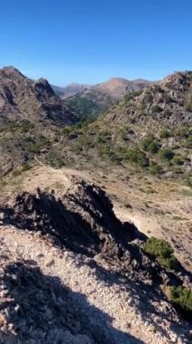 Malaga, Endülüs, İspanya 'daki Tejeda, Almijara ve Alhama Doğal Parkı' nın Lucero zirvesine yürüyüş