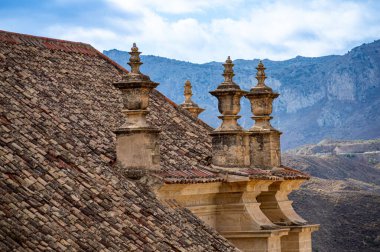 ANTEQUERA, İspanya - 17 Eylül 2023: Antequera, İspanya 'da Santa Maria Belediye Başkanı Kraliyet Koleji Kilisesi