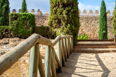 ANTEQUERA, İspanya - 17 Eylül 2023: Antequera, İspanya 'daki Alcazaba kalesi 17 Eylül 2023