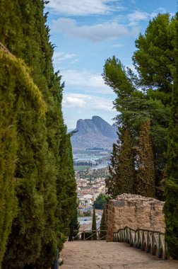 ANTEQUERA, İspanya - 17 Eylül 2023: Antequera, İspanya 'daki Alcazaba kalesi 17 Eylül 2023
