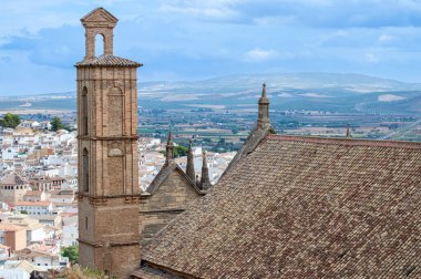 ANTEQUERA, İspanya - 17 Eylül 2023: Antequera, İspanya 'da Santa Maria Belediye Başkanı Kraliyet Koleji Kilisesi