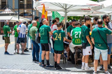 HUELVA, İspanya - 11 Haziran 2023: İspanya 'nın Huelva kentinde yaz sabahı şehir merkezini keşfetmek