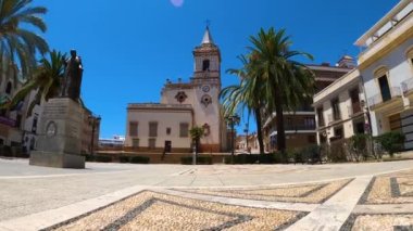 HUELVA, İspanya - 11 Haziran 2023: Huelva, İspanya 'da San Pedro Ana Kilisesi