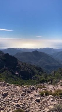 Malaga, Endülüs, İspanya 'daki Tejeda, Almijara ve Alhama Doğal Parkı' nın Lucero zirvesine yürüyüş