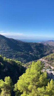 Malaga, Endülüs, İspanya 'daki Tejeda, Almijara ve Alhama Doğal Parkı' nın Lucero zirvesine yürüyüş