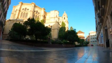 MALAGA, İspanya - 9 Nisan 2023: Rönesans Katedrali - Roma Katolik Kilisesi, 9 Nisan 2023 tarihinde Malaga, İspanya 'da 1528 ve 1782 yılları arasında inşa edilmiştir.