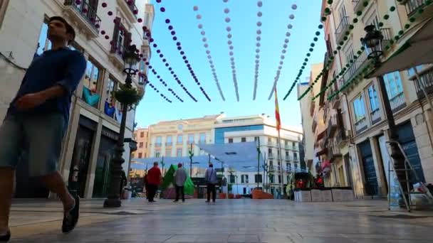 マラガ スパニン August 2023 2023 スペインのマラガのシナリオストリートで朝を歩く — ストック動画
