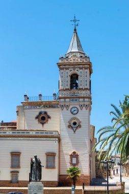 HUELVA, İspanya - 11 Haziran 2023: Huelva, İspanya 'da San Pedro Ana Kilisesi