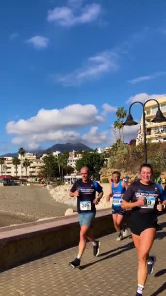 토레몰리노스 스페인 2024년 2024년 스페인 토레몰리노스의 마라톤 토레몰리노스에서 달리기 — 비디오