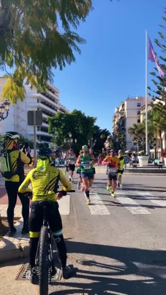 Torremolinos Spagna Febbraio 2024 Runners Half Marathon Torremolinos Torremolinos Spagna — Video Stock