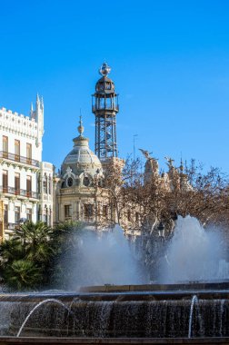 VALENCIA, İspanya - 2 Şubat 2024: İspanya Mimarisi 2 Şubat 2024 tarihinde İspanya 'nın Valencia kentindeki kamu ticari ve tarihi caddelerde