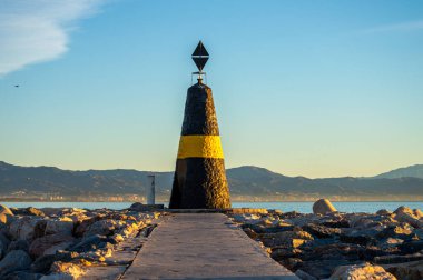 Akdeniz üzerinde gün doğumu Benalmadena, Malaga, Costa del Sol, İspanya