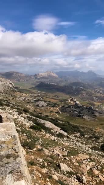 Panoramiczny Widok Drogi Parku Narodowego Antequerra Skały Wapienne Znane Niezwykłych — Wideo stockowe