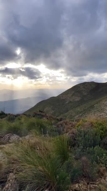 Sonnenuntergang Über Dem Tal Vom Wanderweg Zum Maroma Gipfel Gewittertag — Stockvideo