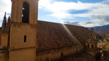 ANTEQUERA, İspanya - 17 Eylül 2023: Antequera, İspanya 'da Santa Maria Belediye Başkanı Kraliyet Koleji Kilisesi