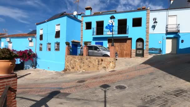Juzcar Spain October 2023 スペインのJuzcarにある青いスマーフ村を訪問する — ストック動画