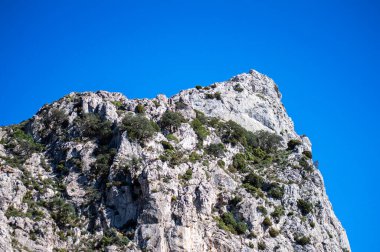 Maroma Tepesi, Sierra Tejeda, İspanya 'ya yürüyüş parkurunun panoramik görüntüsü 