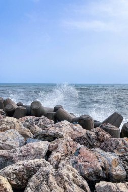 Benalmadena, İspanya 'daki rıhtımda deniz fırtınası