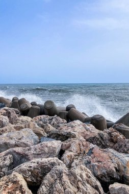 Benalmadena, İspanya 'daki rıhtımda deniz fırtınası