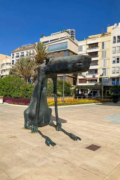 ESTEPONA, İspanya - 29 Temmuz 2023: Estepona, İspanya 'da deniz gezisi