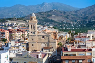 ALMUNECAR, İspanya - 12 Ekim 2023: Almunecar, İspanya 'daki Enkarnasyon Kilisesi