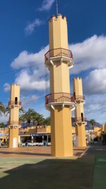 FUENGIROLA, SPAIN - 17 Şubat 2024: Fuengirola, İspanya 'daki deniz limanı