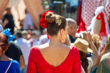 TORREMOLINOS, SPAIN - 24 Eylül 2023: 24 Eylül 2023 tarihinde İspanya 'nın Torremolinos kentindeki fuarın ilk günü olarak geleneksel San Miguel Romeria (Romeria de San Miguel) festivalinde hacılar