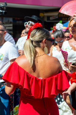 TORREMOLINOS, SPAIN - 24 Eylül 2023: 24 Eylül 2023 tarihinde İspanya 'nın Torremolinos kentindeki fuarın ilk günü olarak geleneksel San Miguel Romeria (Romeria de San Miguel) festivalinde hacılar