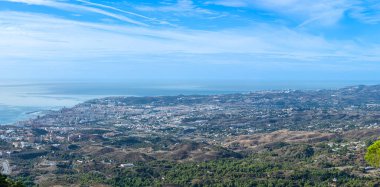 Akdeniz 'e ve Mijas zirvesinden Endülüs' e, Malaga 'ya, İspanya' ya kadar çevresindeki şehirlere panoramik bir bakış