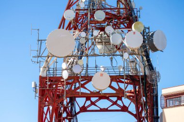 Mijas Dağı, Malaga, İspanya 'da iletişim antenleri